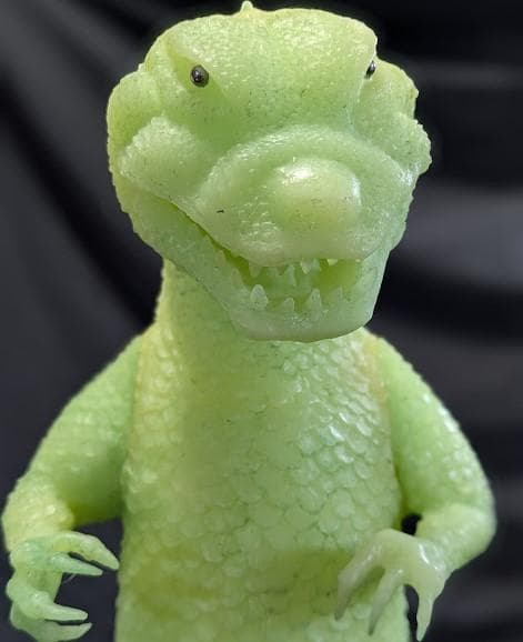 雛型ゴジラ検討用第一案（ウロコゴジラ）蓄光ポリレジンスタチュー限定300個