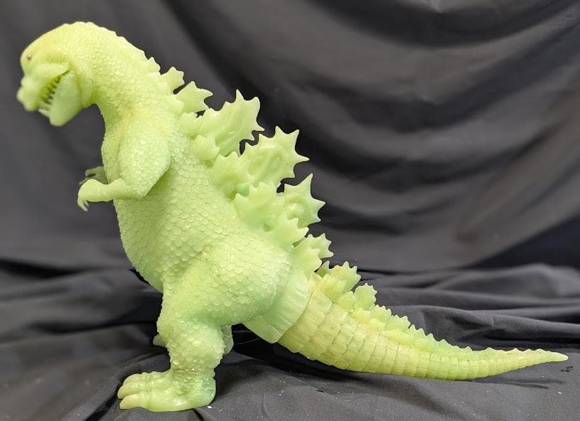 雛型ゴジラ検討用第一案（ウロコゴジラ）蓄光ポリレジンスタチュー限定300個