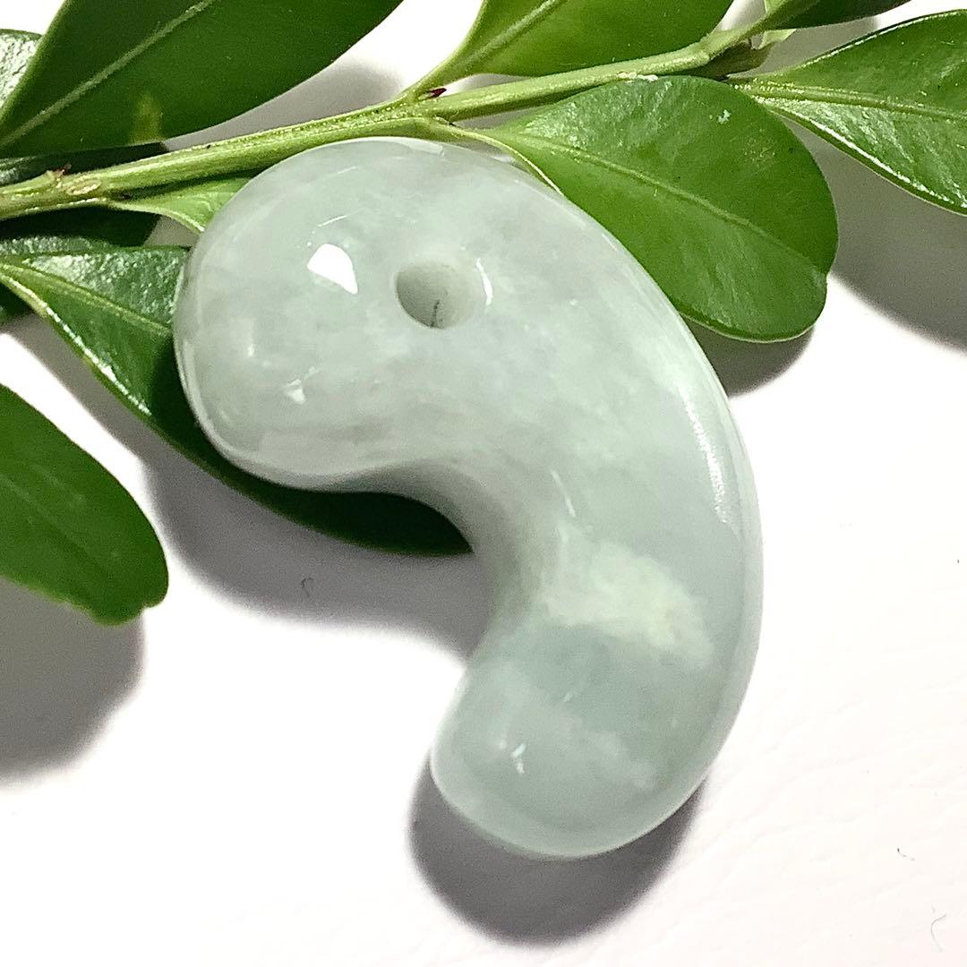 ✳極上透明感　見る事の無い逸品勾玉‼️糸魚川翡翠ジェダイト　極めて貴重品　鑑別…