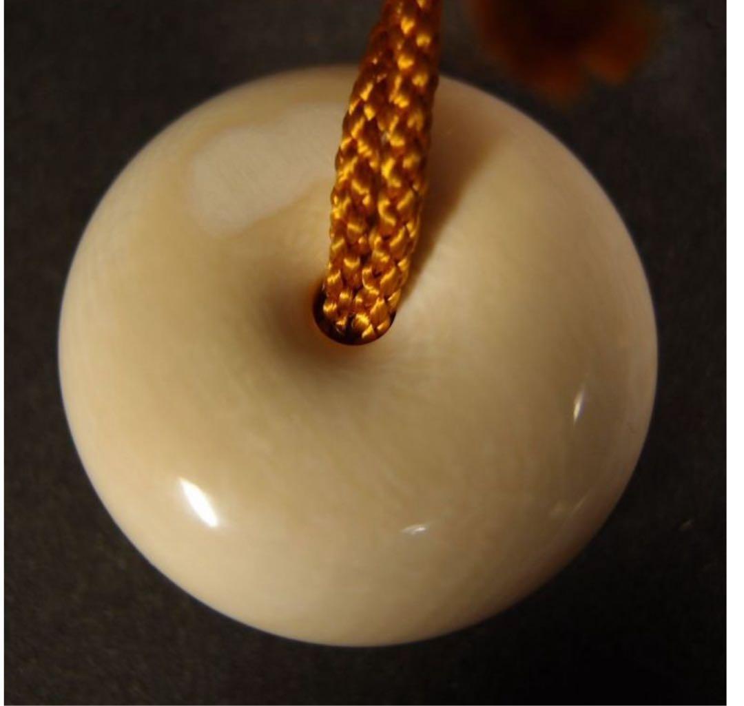 送料無料　コレクター放出　小面根付　桐箱付　幅4ｃｍ