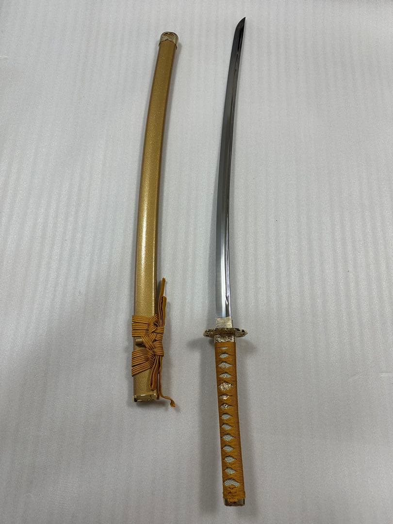新品 模造刀　樋入り刀身 打刀 金鞘　コスプレ 鞘付き長さ約105cm 26A3