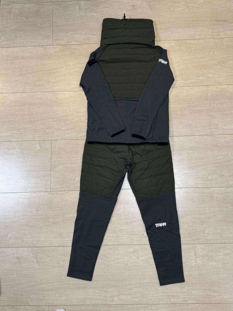 【TFW49】ダウンセットアップ　上下M