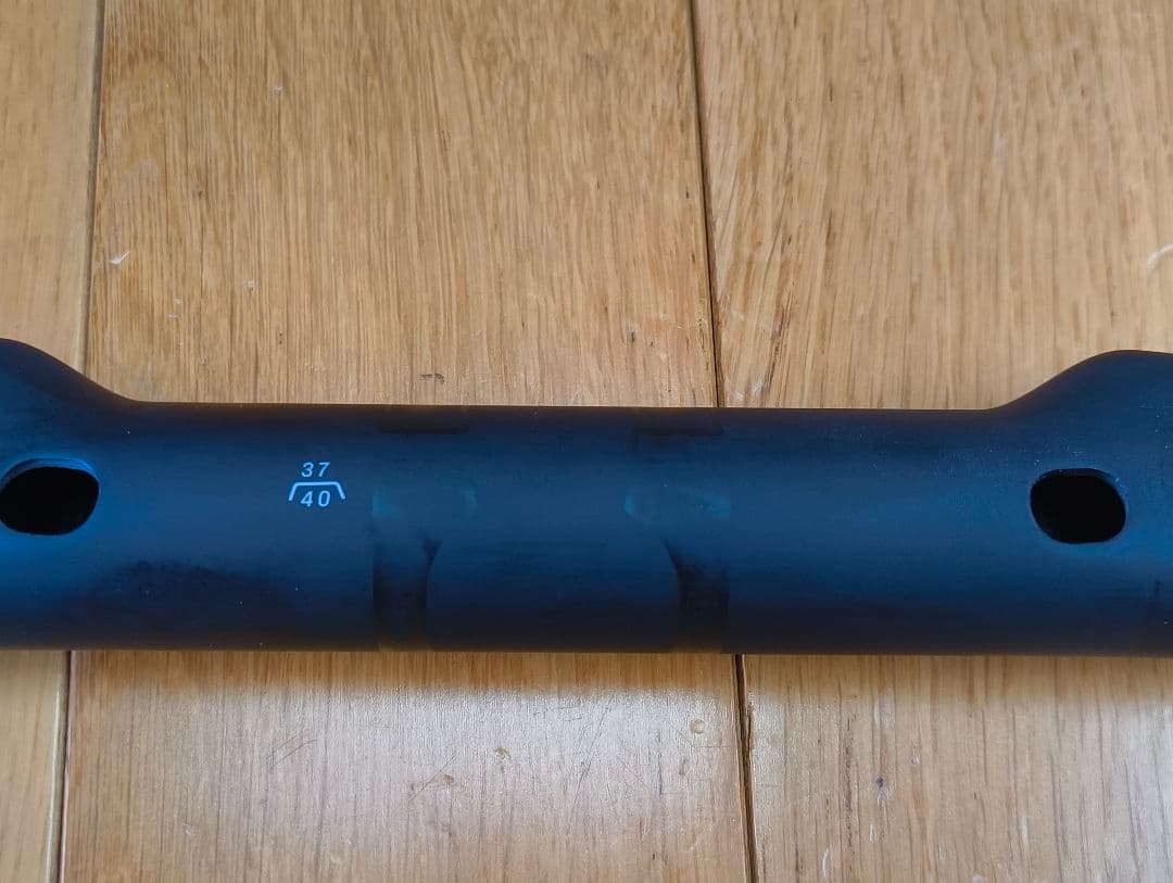 TREK BONTRAGER エアロPROカーボンハンドル 走行少中古品 キズ有