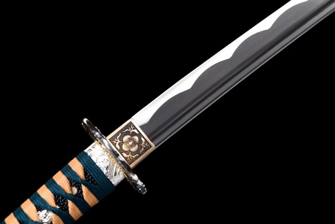 【武士の魂】古兵器 刀装具 日本刀　模造刀 居合刀 武士道 鑑賞用 美術刀