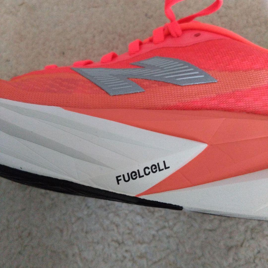 ニューバランス　ランニングシューズ