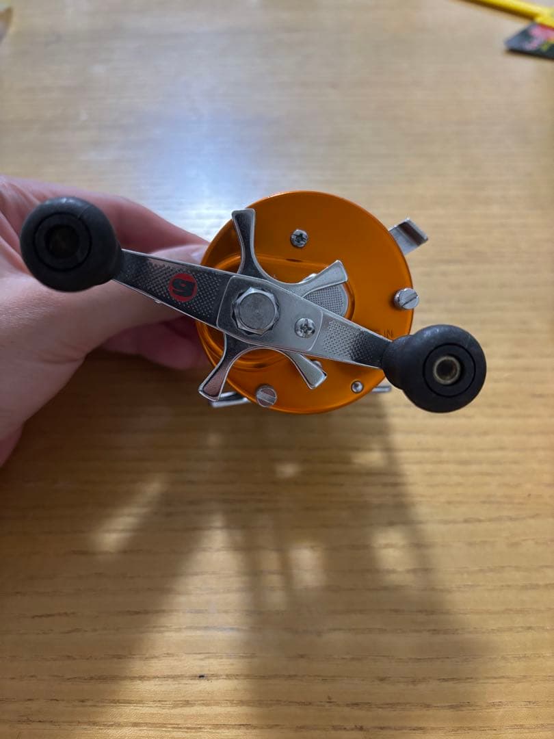 アブガルシア アンバサダー5501CS ROCKET サンセットオレンジ