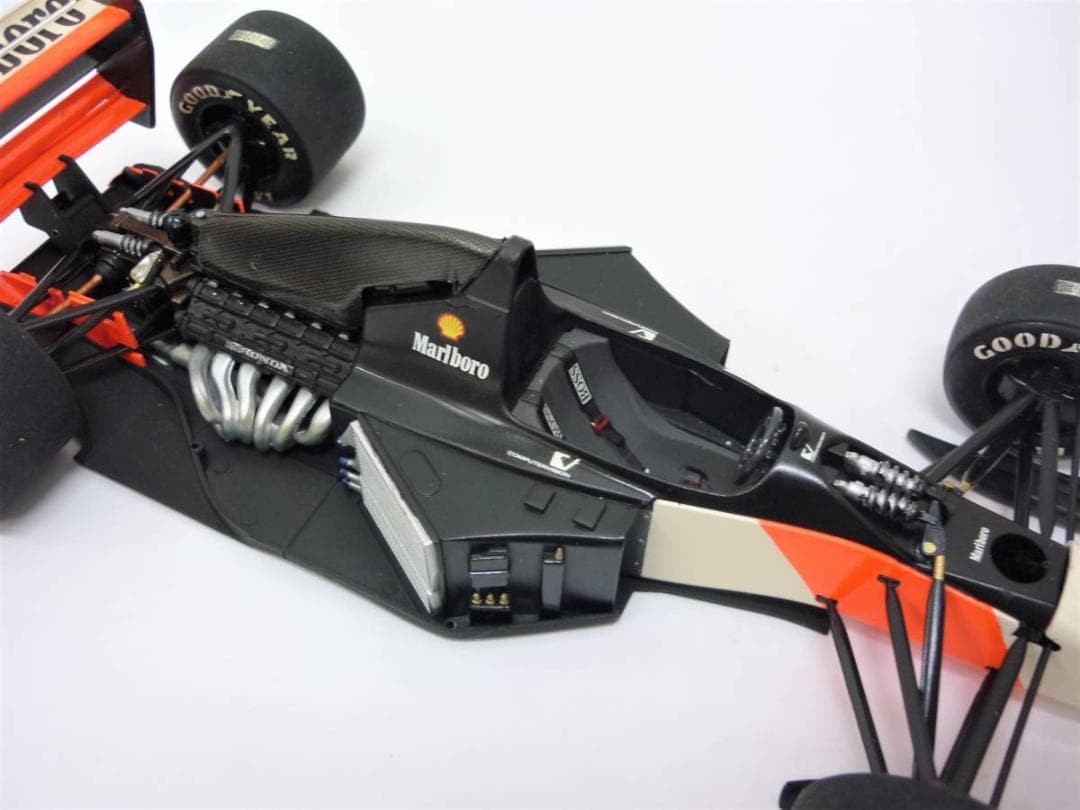 ④ タミヤ 1/20 MP4/7 セナ マクラーレン ホンダ 塗装済 完成品 a