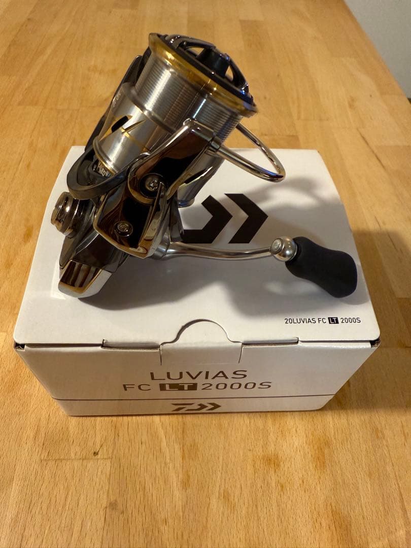 リール LUVIAS FC LT2000S
