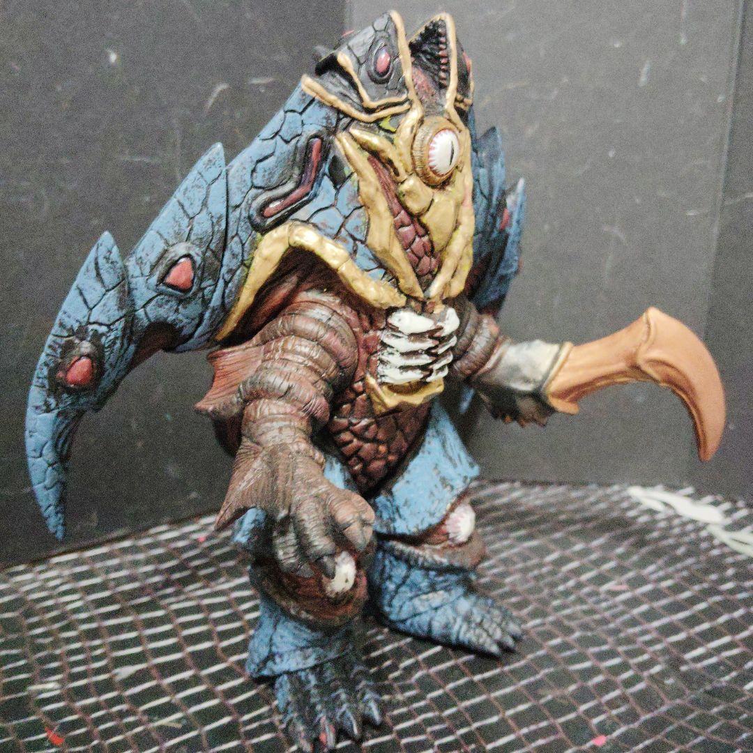 村上社長ウルトラ怪獣旧型ソフビミズノエノリュウ.カイザードビシ