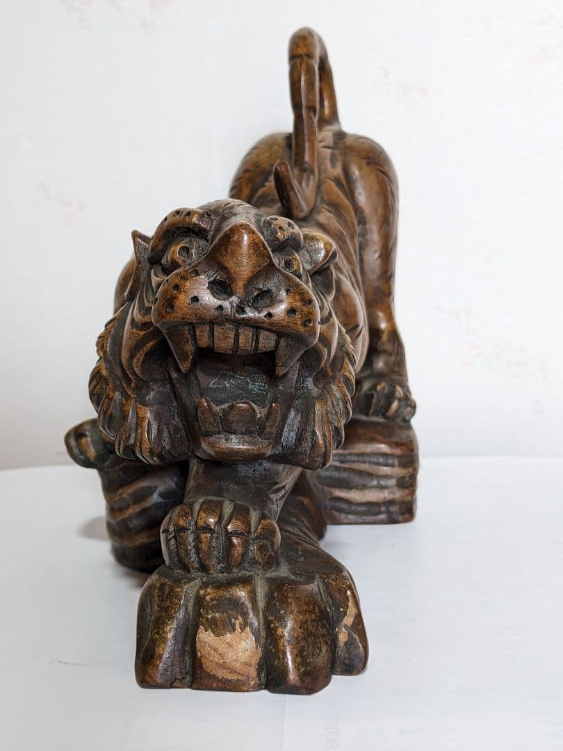 ♦木彫 虎 透し彫り 一点物 飴色 トラ 寅 干支 縁起物 置物古美術品 骨董品