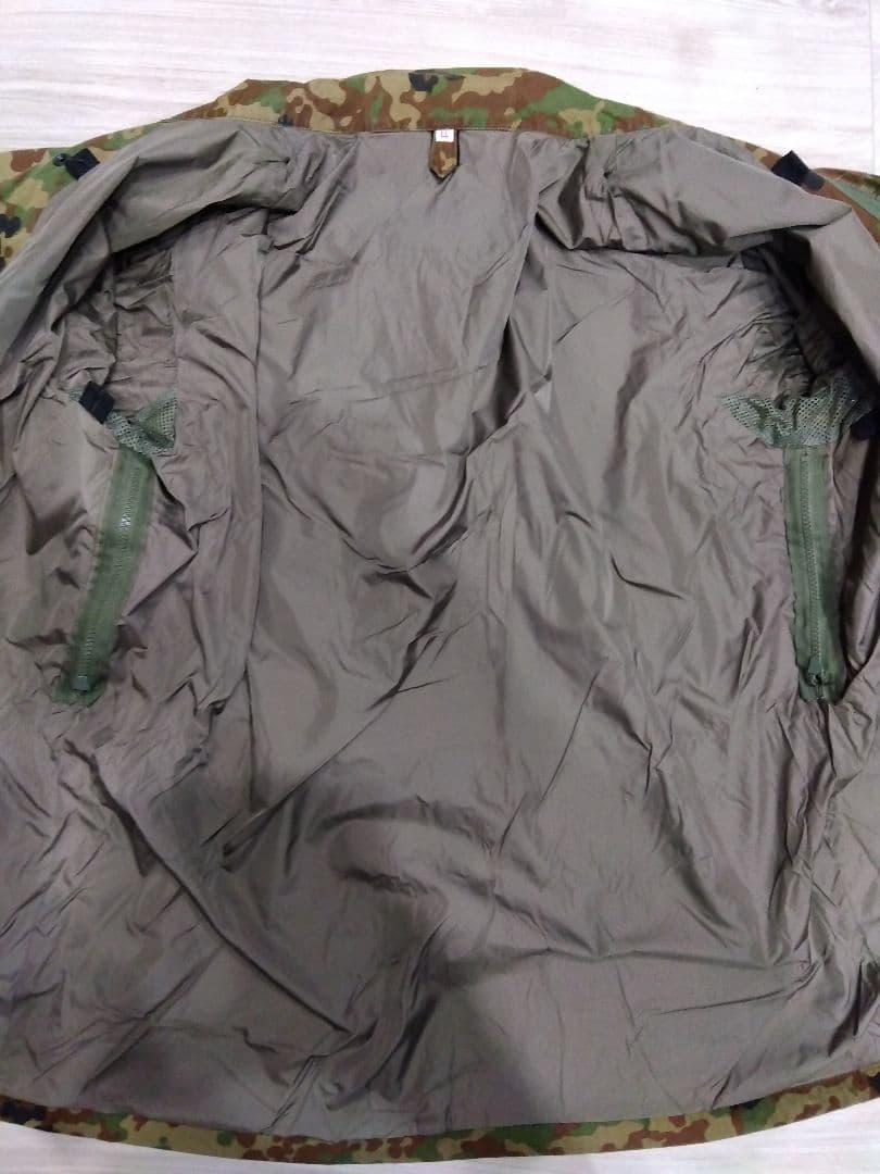 【痛み】自衛隊迷彩柄 防寒戦闘服 防寒外被 LLサイズ