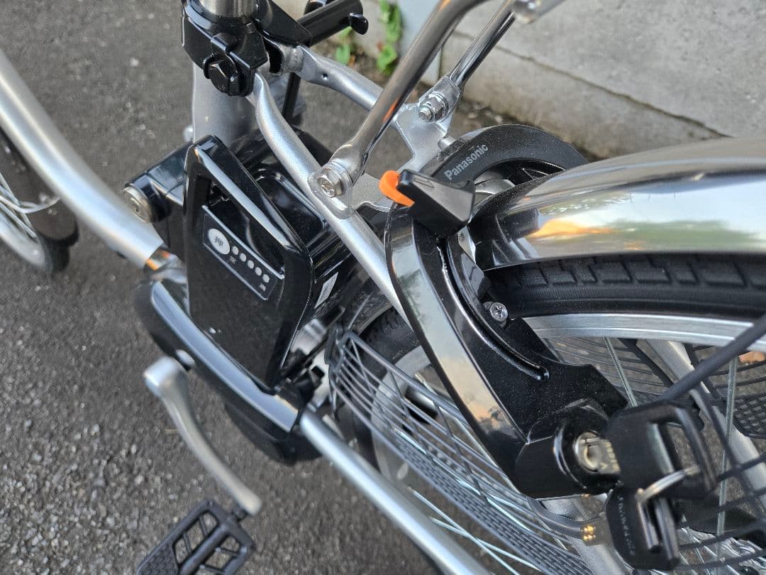 Panasonic　電動 アシスト 自転車 シルバー ノーパンクタイヤ (新品)