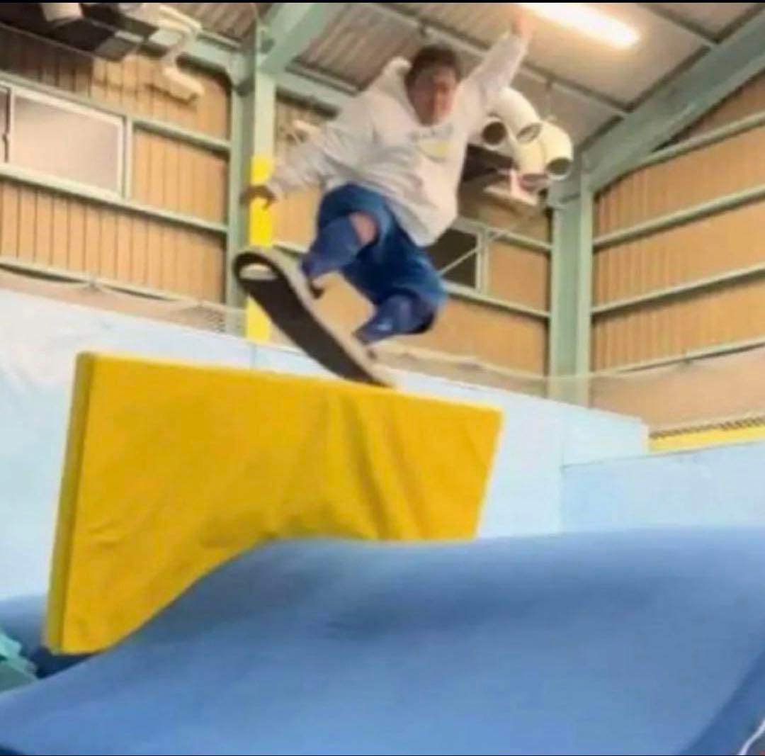 トランポリン用スノーボード