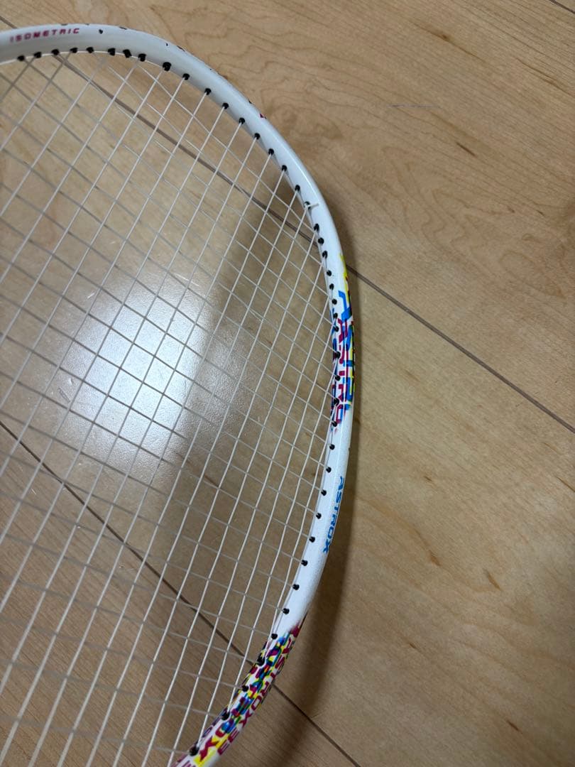 ヨネックスバドミントンラケット　アストロクス33