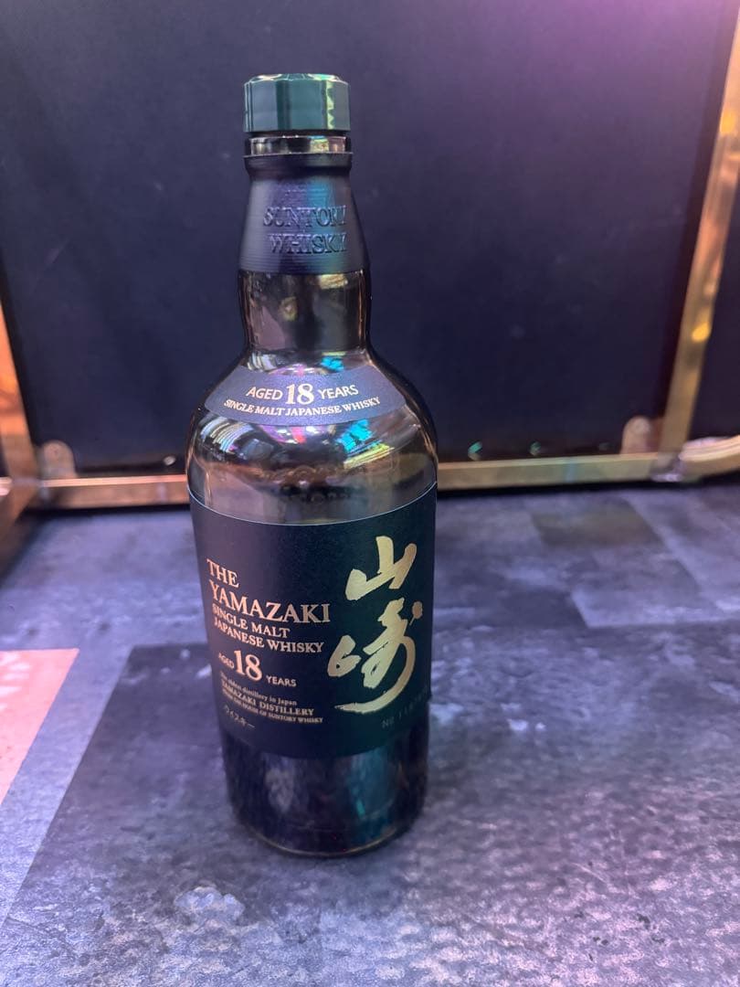 山崎 18年　空瓶 箱付き2本セットがあります。