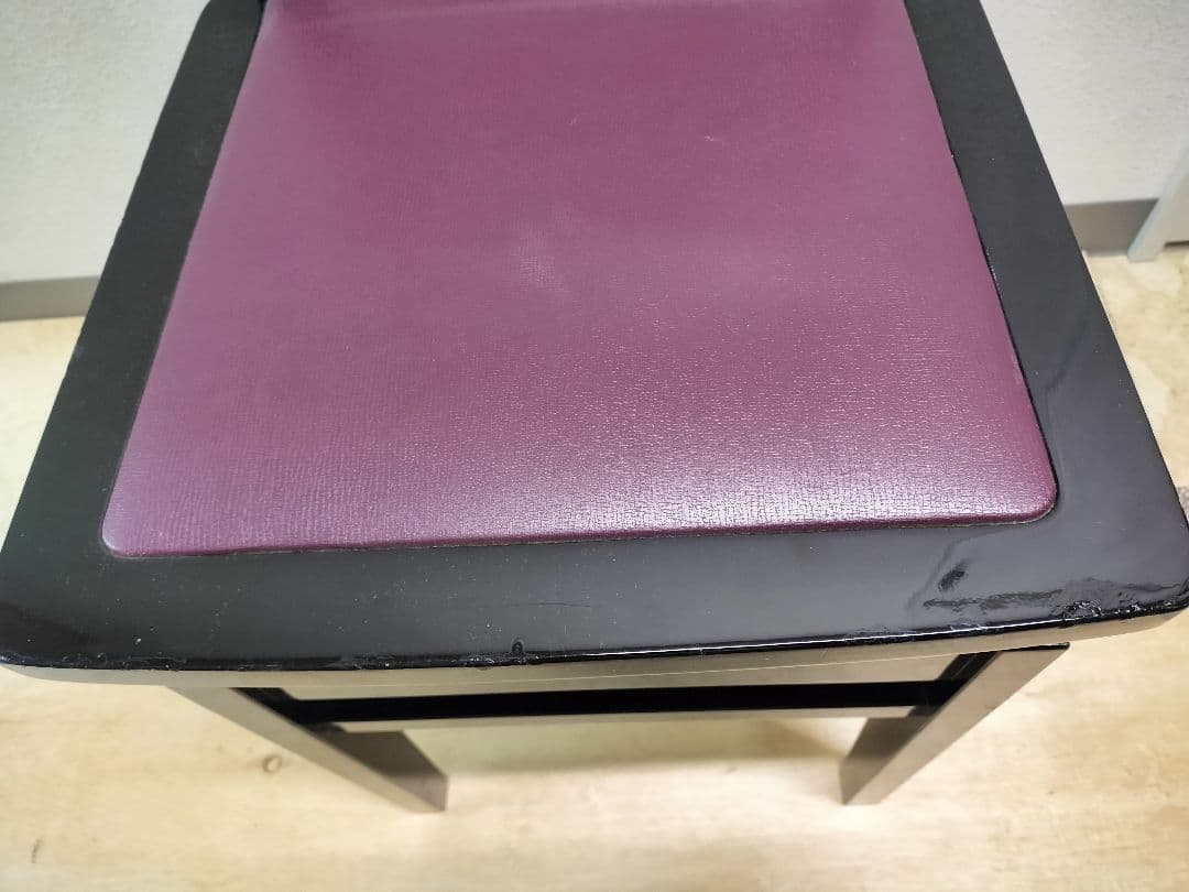 ヤマハ　トムソン椅子