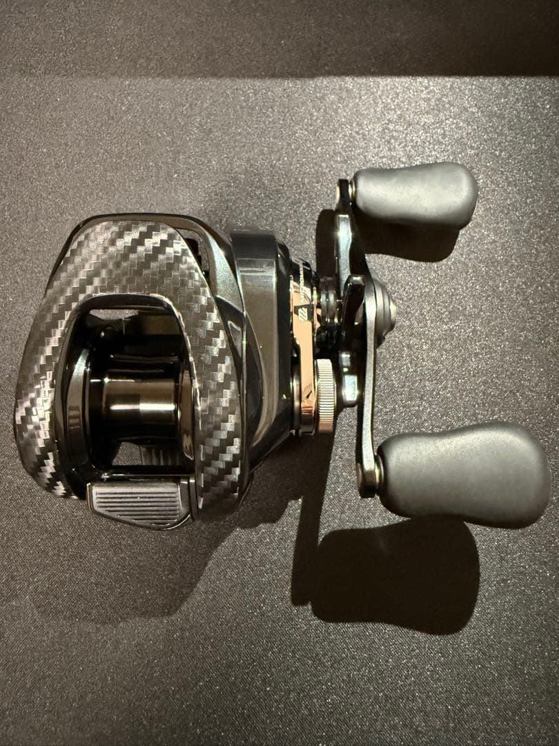 24メタニウムDC 70HG 右 鎧デカール付 SHIMANO