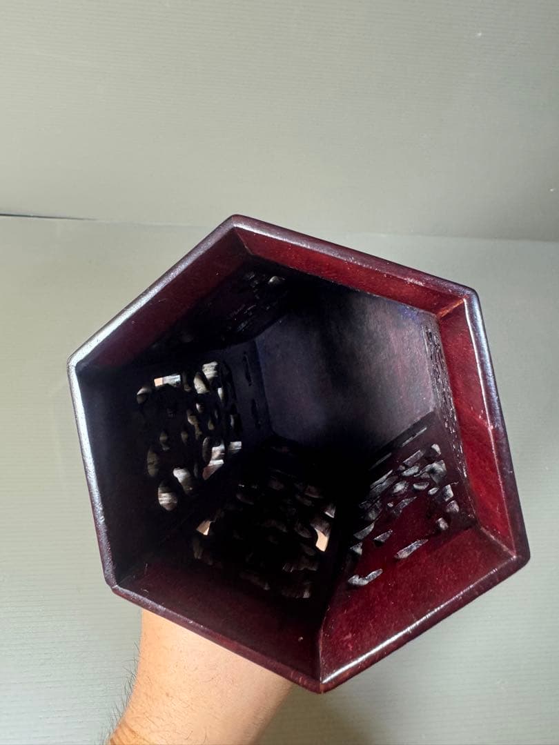 2377 筆立て 六角筆筒 縁起 六角透かし彫り　書道　置物