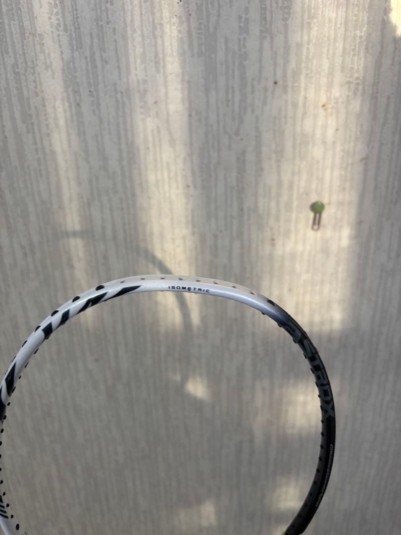 バドミントンラケット ホワイト ブラック