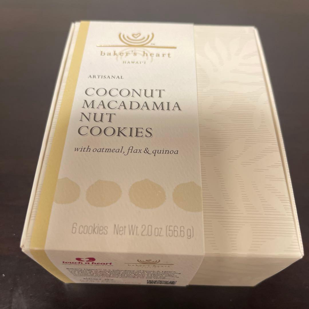 お菓子　水筒　香水