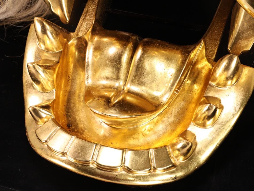 BK193　井波彫刻　名工　横山白汀　晩年作　「 金獅子 」　木彫　高さ34㎝