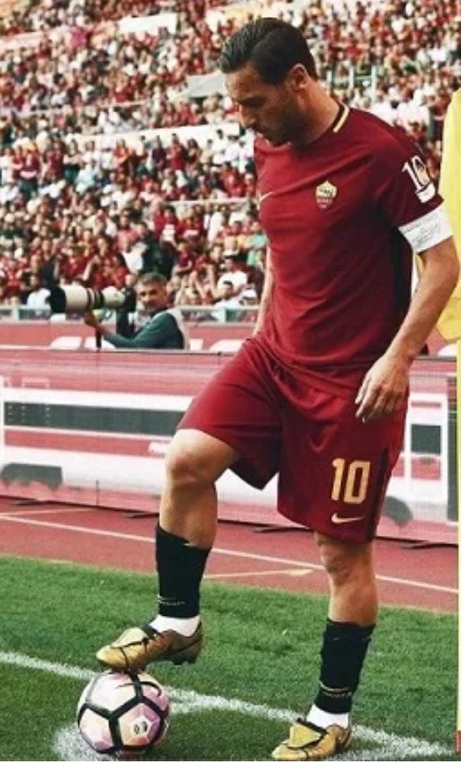 ウ*ズ様 デッドストック ローマ トッティ#10 現役ラストマッチパッチ付き