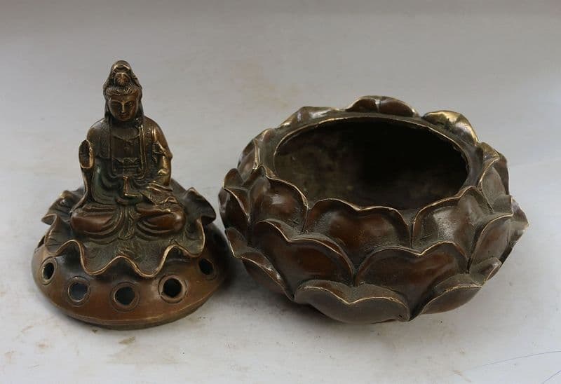 観音坐蓮香炉 銅製品 鎮宅 辟邪 開運 風水 香道具 工芸品 美術品 置物