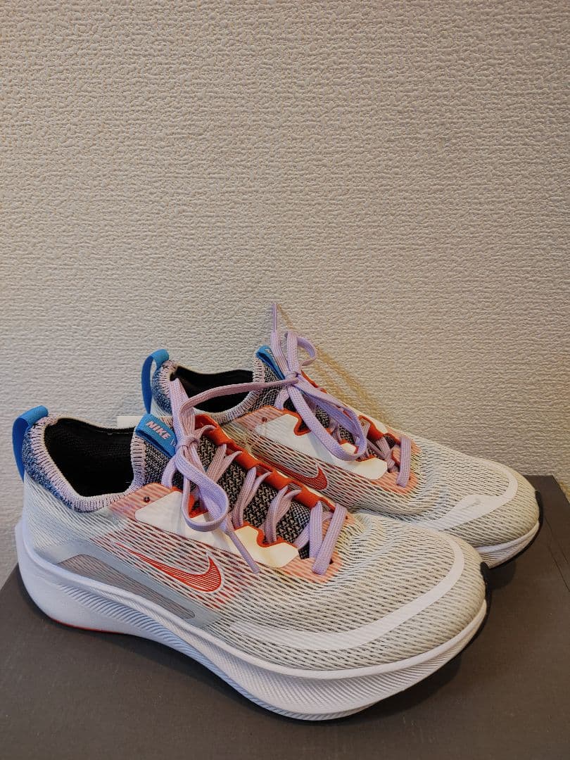 ナイキ　23.0 ズーム フライ 4 CT2401-100