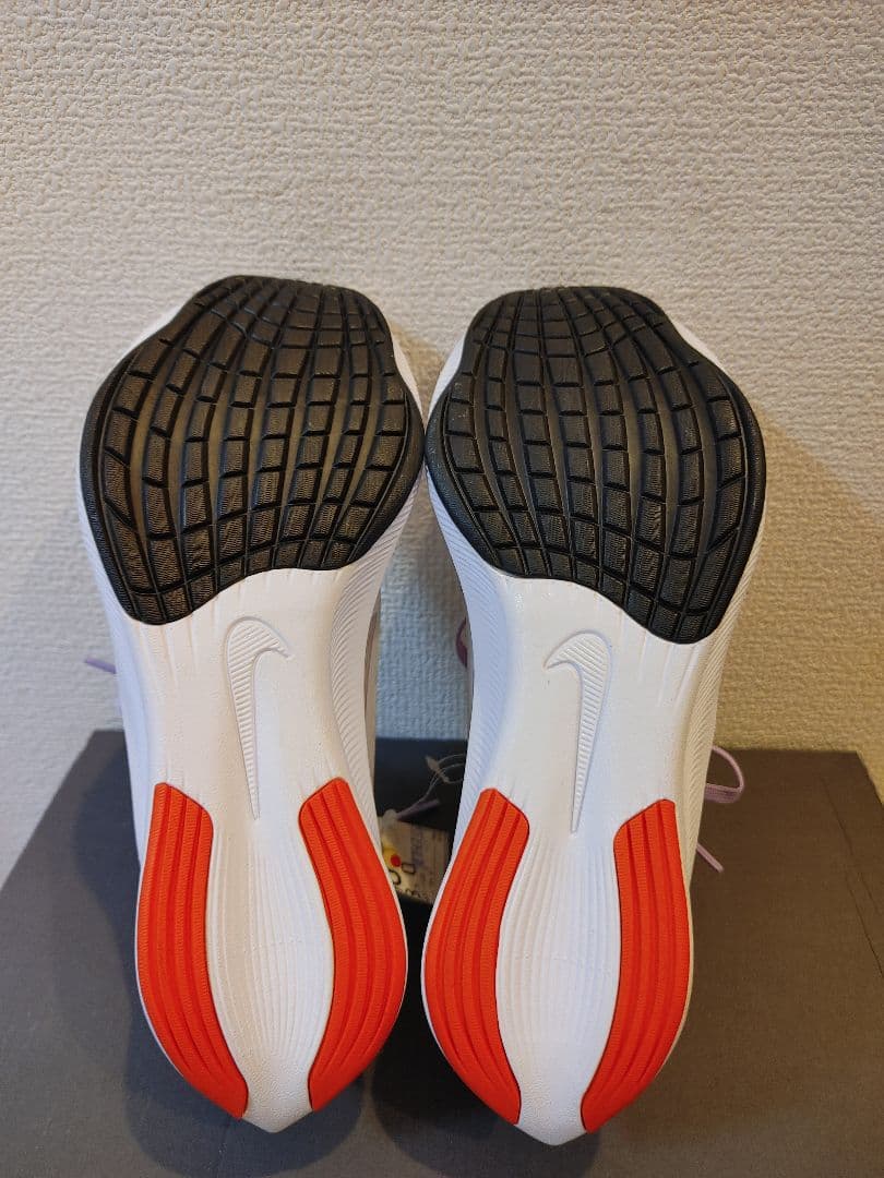 ナイキ　23.0 ズーム フライ 4 CT2401-100