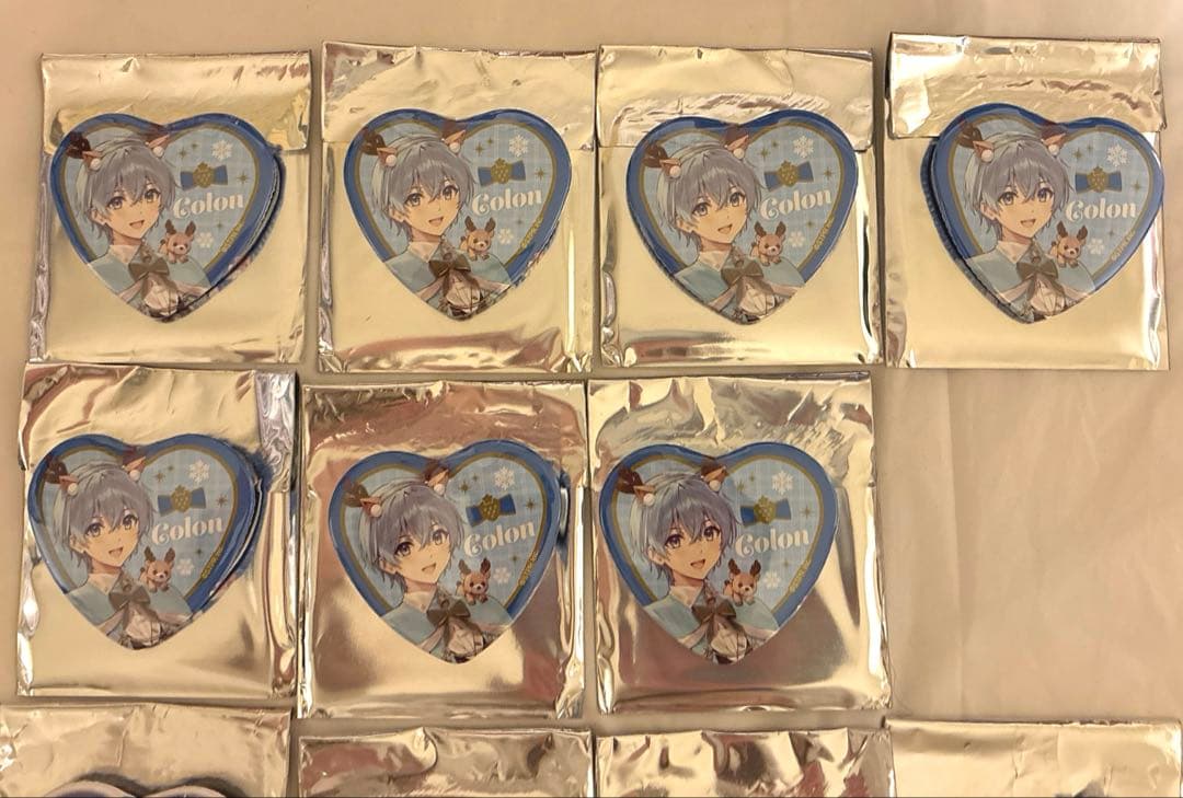 すとぷり　ころん2022クリスマスグッズ　ハート缶バッチ