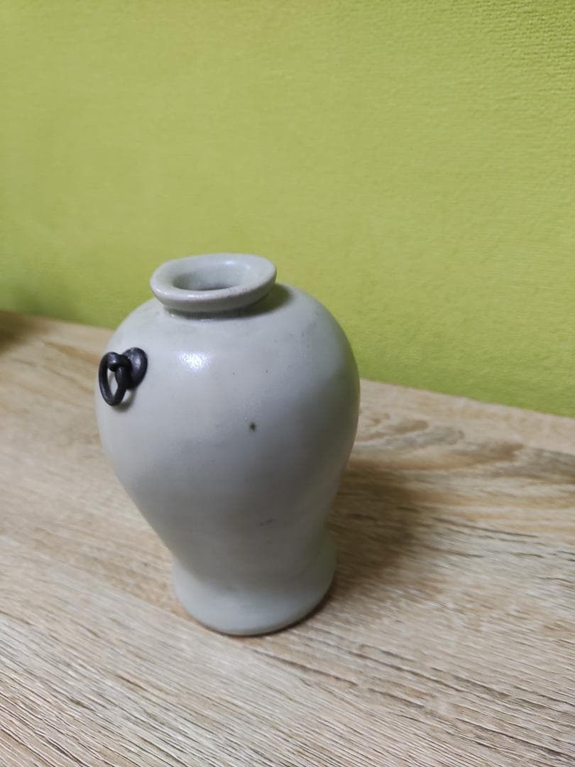 杉本貞光　作　牙白花入れ　　2023年12月新宿京王百貨店の個展にて購入