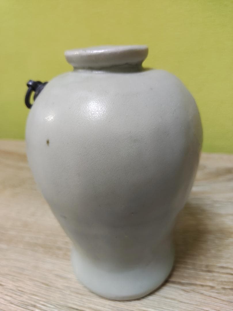 杉本貞光　作　牙白花入れ　　2023年12月新宿京王百貨店の個展にて購入