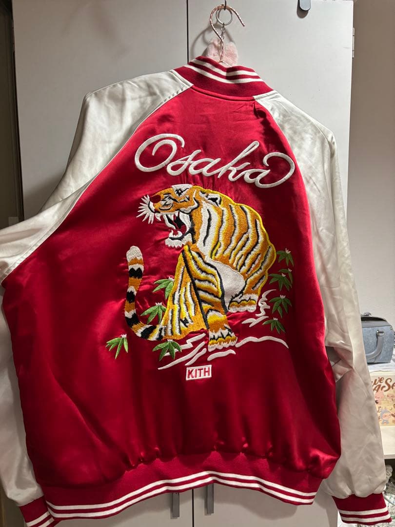 KITH 大阪 スタジアムジャケット 赤白(未使用) 大阪限定