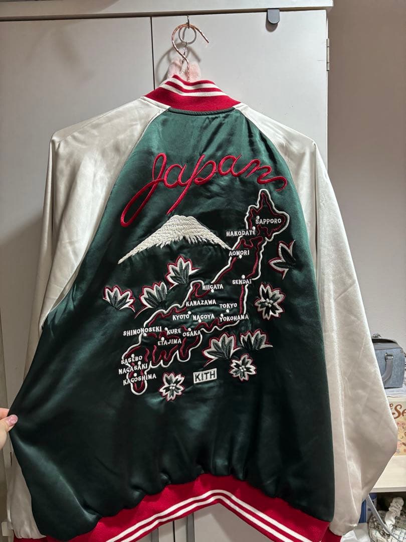 KITH 大阪 スタジアムジャケット 赤白(未使用) 大阪限定