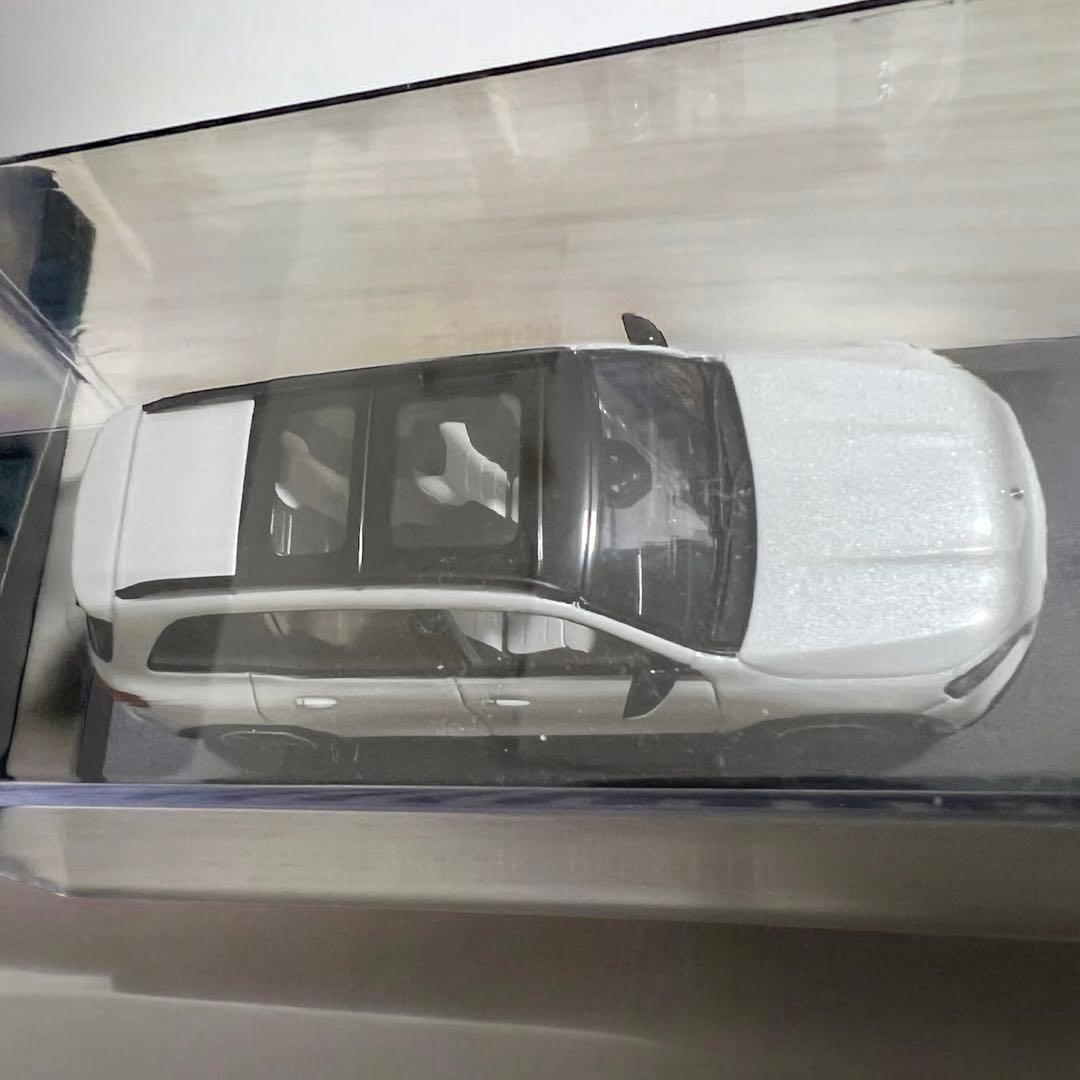 【希少】メルセデス ベンツ GLB 1/43 スケール モデルカー