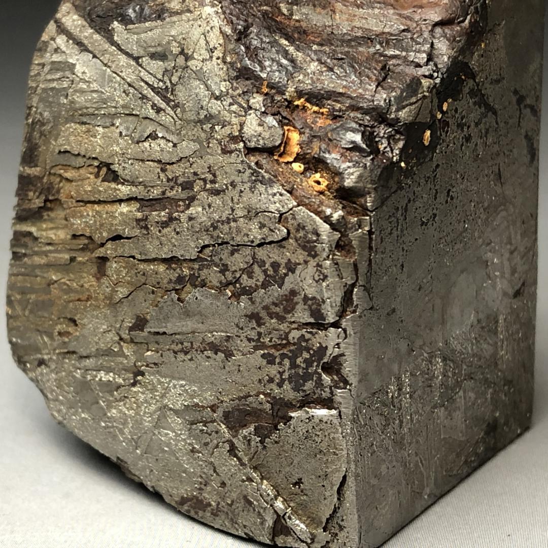 アルタイ隕石　エンドカット 鉄隕石　外皮付き隕石　原石　重さ約455ｇ