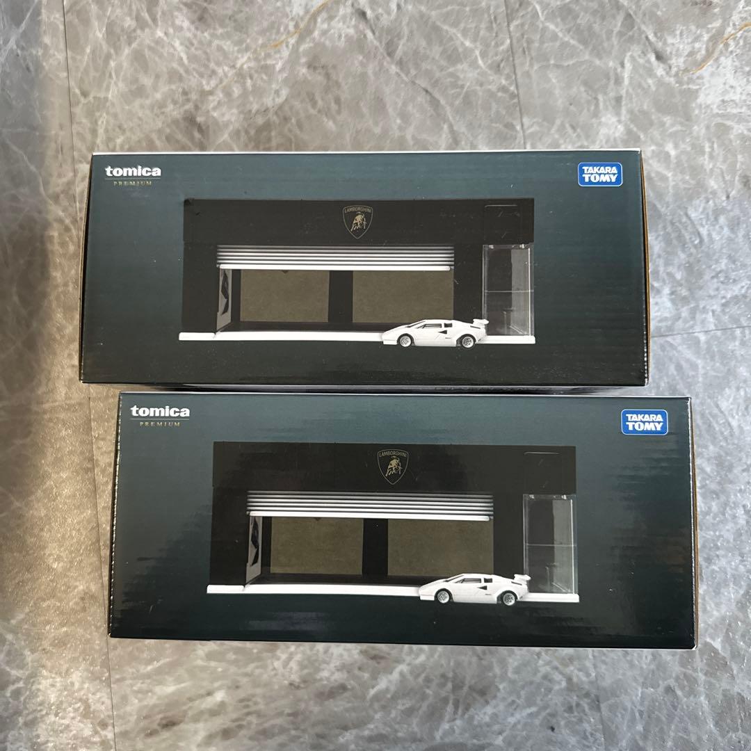 トミカ　ガレージ　２個セット