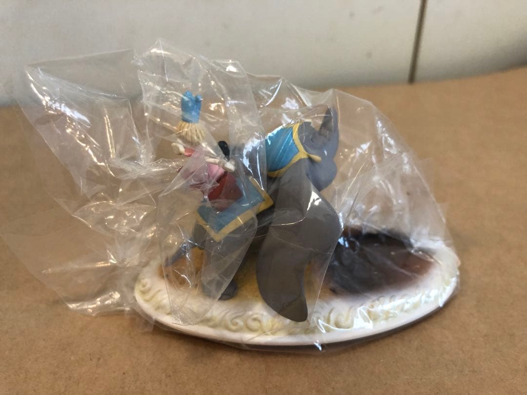 ディズニー　オルショウスキー　ダンボ フィギュア First Parade