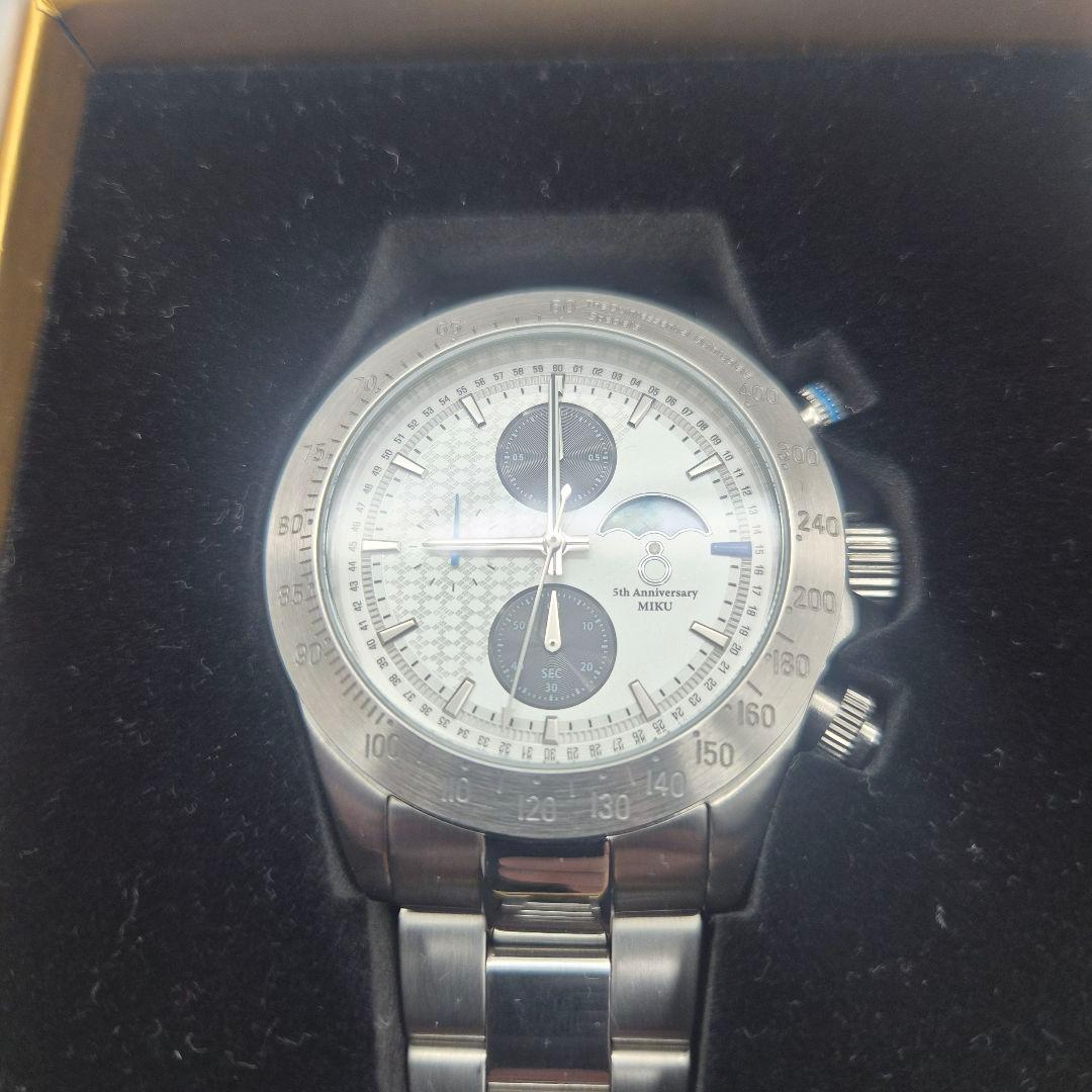 五等分の花嫁 五周年 光の色彩を紡ぎ出すギョーシェ装飾 クロノグラフ腕時計