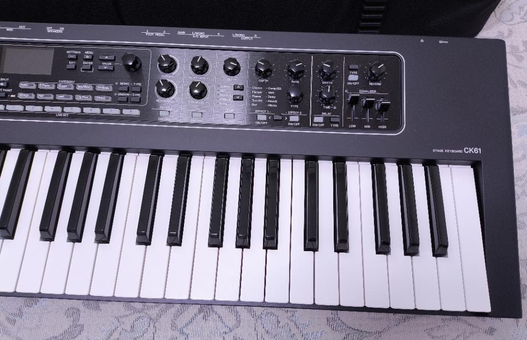 【美品】YAMAHA CK61 ステージキーボード　専用ソフトケース付き