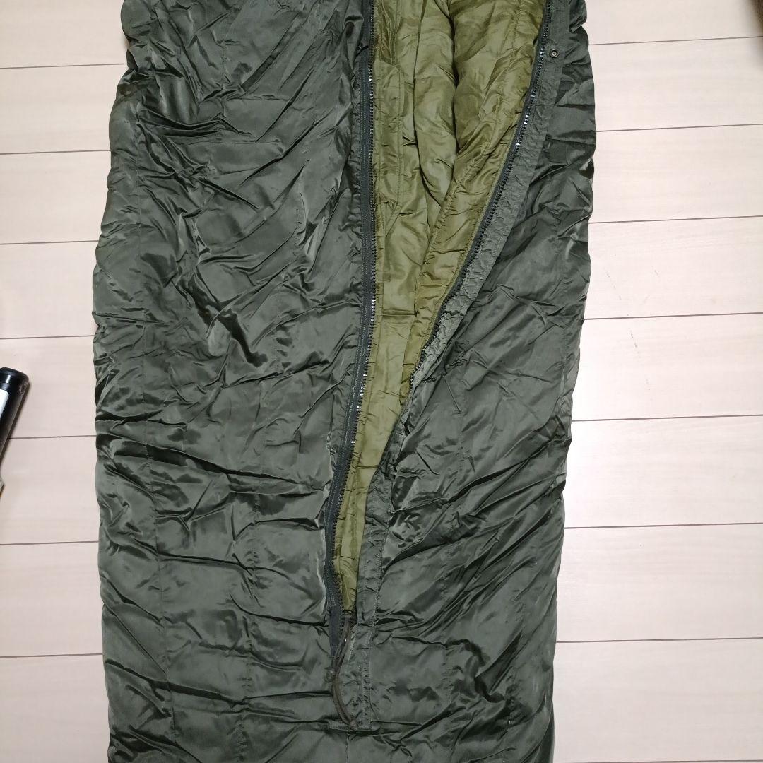 寝袋　全開ファスナー　シュラフ　オリーブグリーン