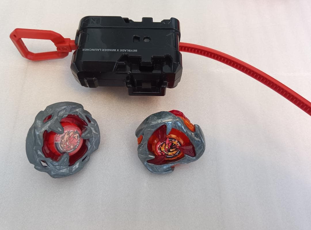 ベイブレードx 10個まとめ売り ランチャー＆スタジアム付き【送料込み】