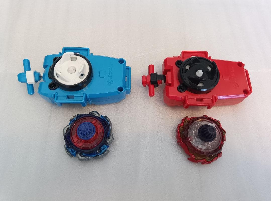 ベイブレードx 10個まとめ売り ランチャー＆スタジアム付き【送料込み】