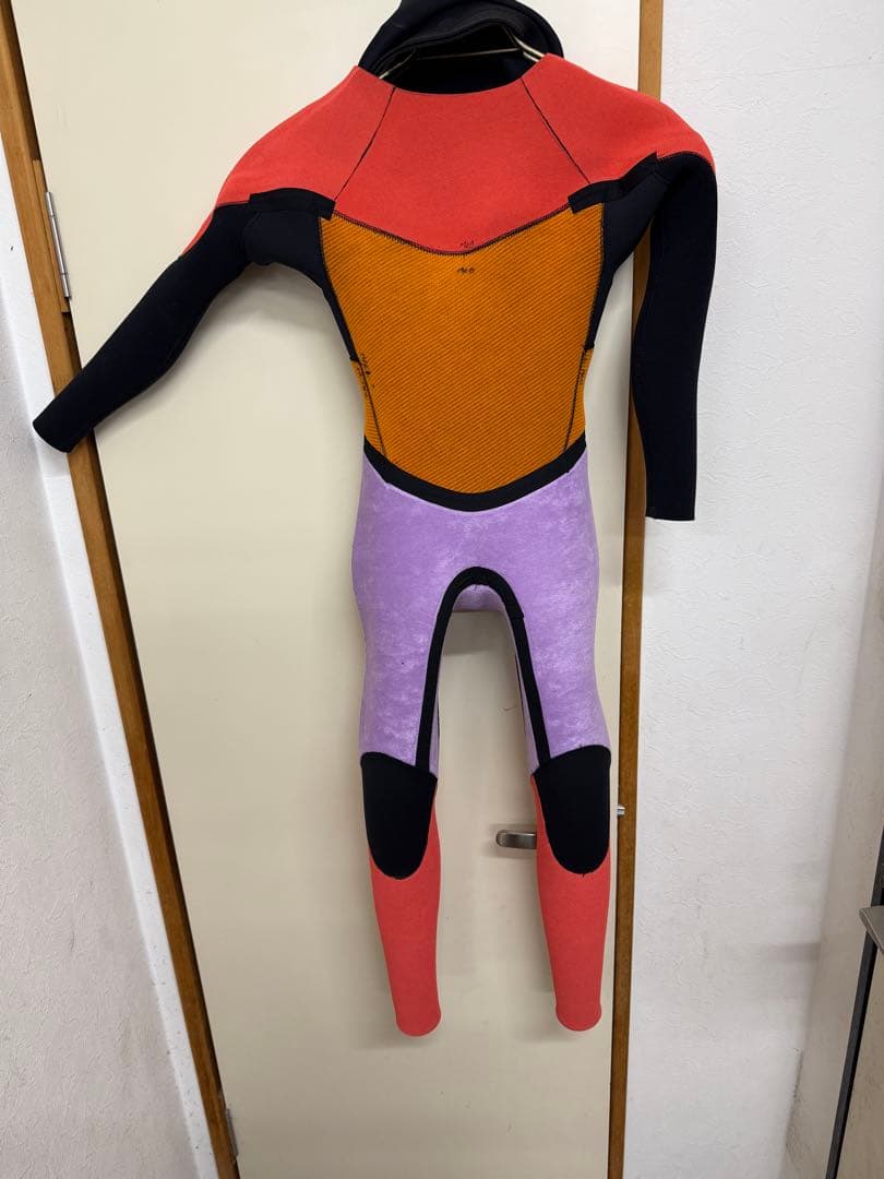 サイバーウエットスーツ男子キッズ用セミドライ新品未使用！