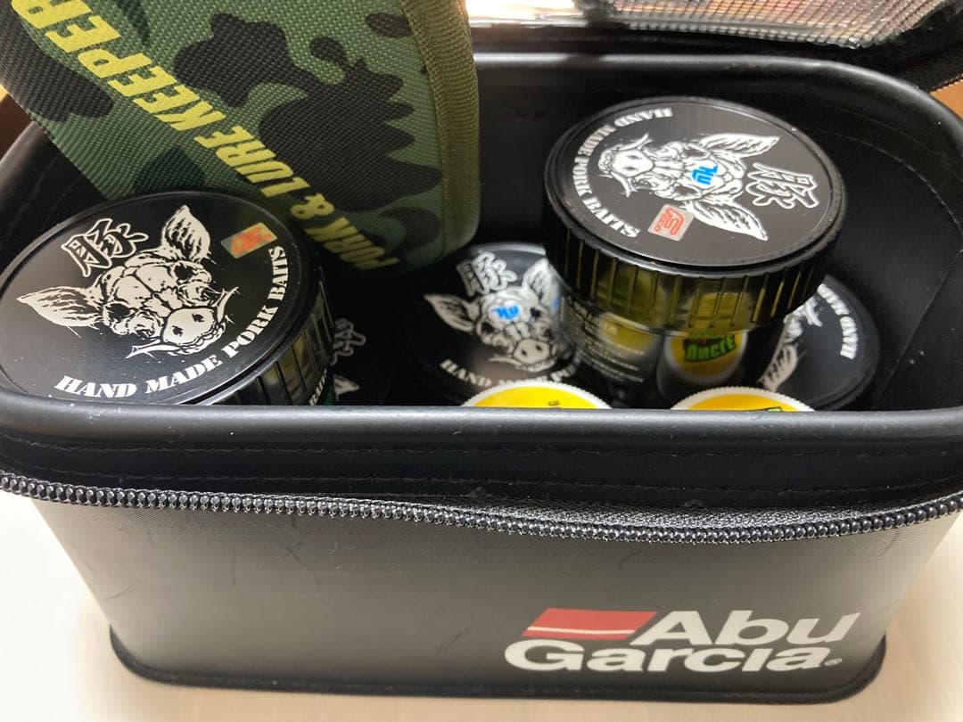 アンクルジョッシュと釣り吉ホルモン　ポーク他セット