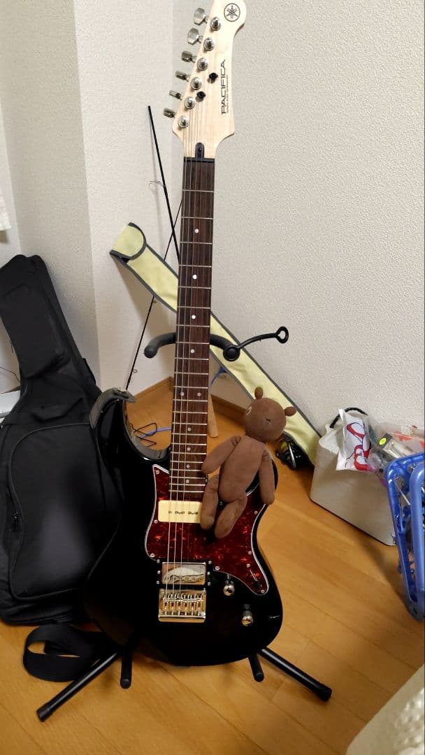 ブラック エレキギター ギターケース付き