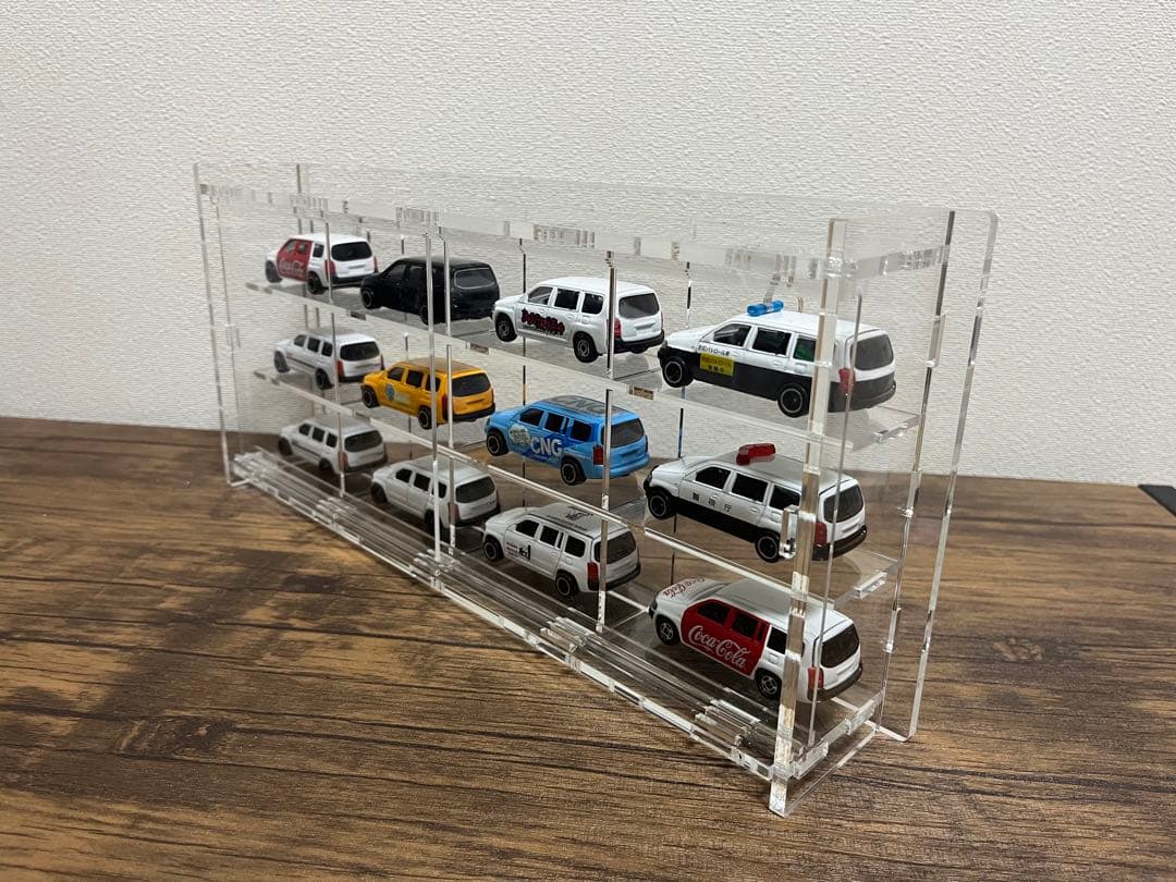 ⭐︎新品⭐︎ミニカーケース　コレクションケース　壁掛け　クリア　送料込み♪