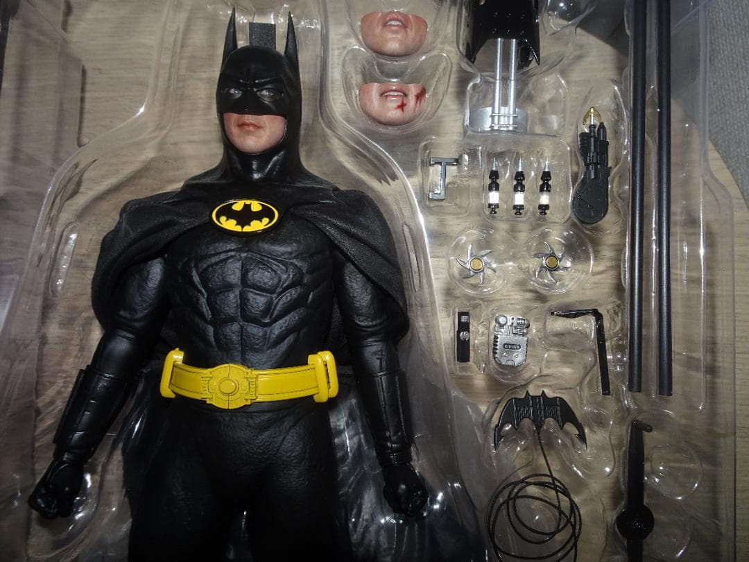 ホットトイズ バットマン 1/6 フィギュア DX 2.0 MMS693