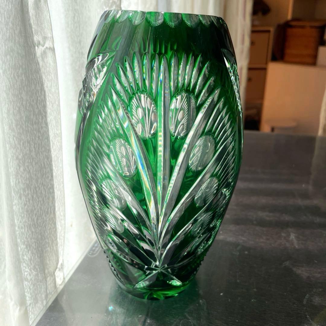 緑色 クリスタルカットガラス 花瓶 バルーン型