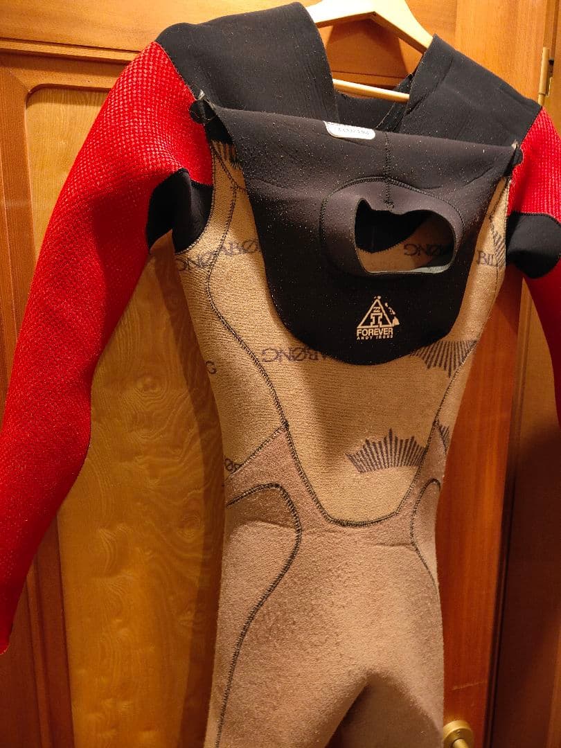 【美品】BILLABONG　正規品　高級ウエットスーツ　セミドライ　ノンジップ